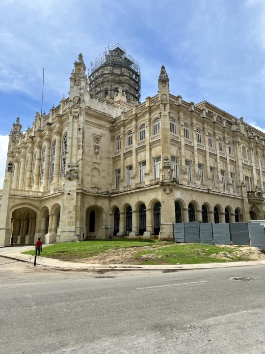 IMG_1303 Magnificent building in Havana